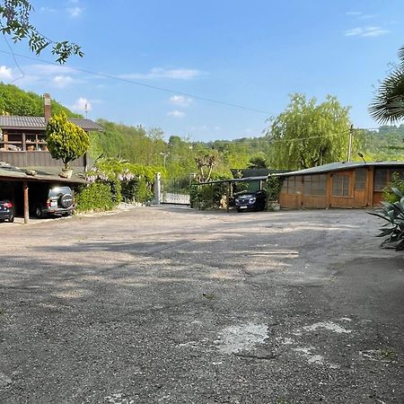 Al Cervo Tra I Laghi Bed & Breakfast Tavernerio Ngoại thất bức ảnh