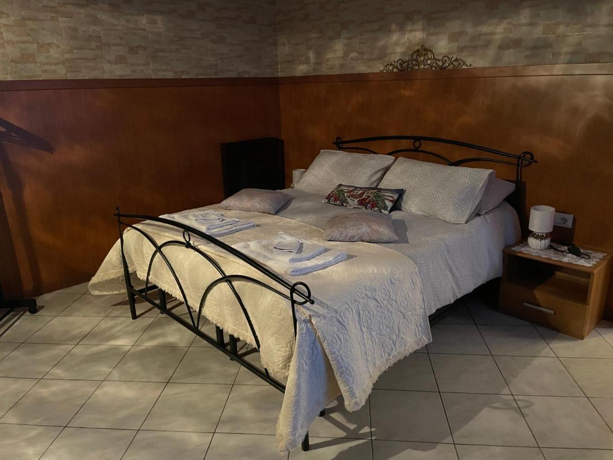 Al Cervo Tra I Laghi Bed & Breakfast Tavernerio Ngoại thất bức ảnh