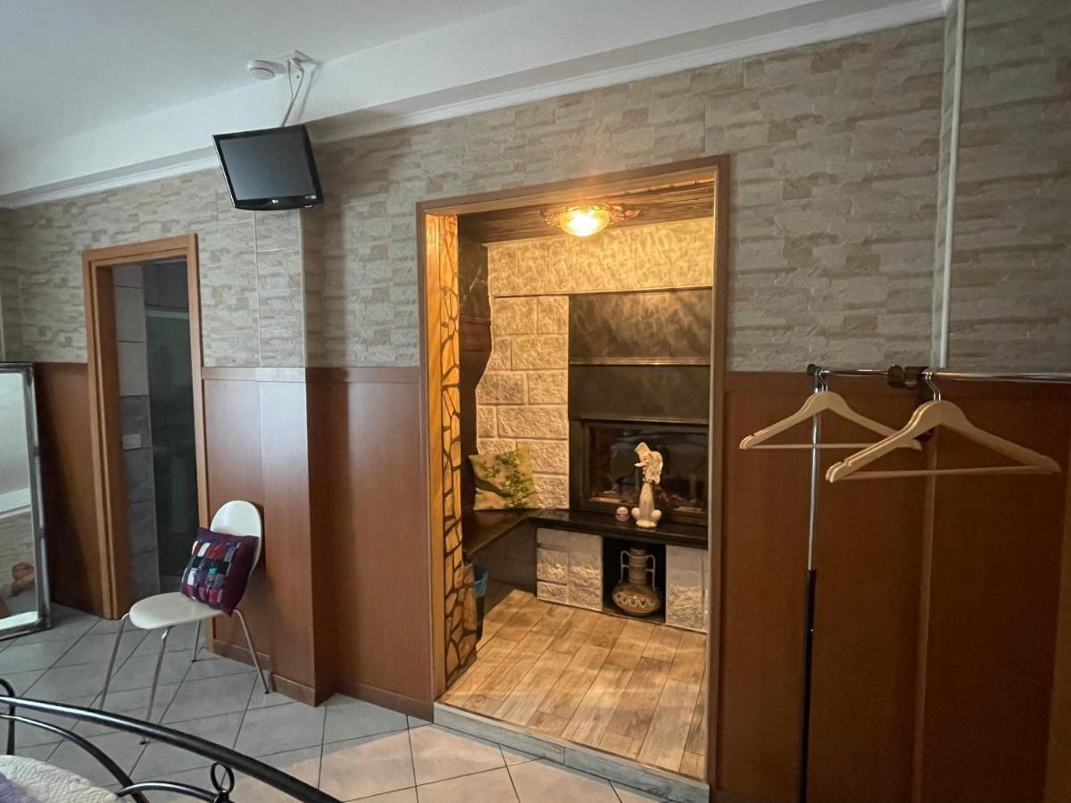 Al Cervo Tra I Laghi Bed & Breakfast Tavernerio Ngoại thất bức ảnh