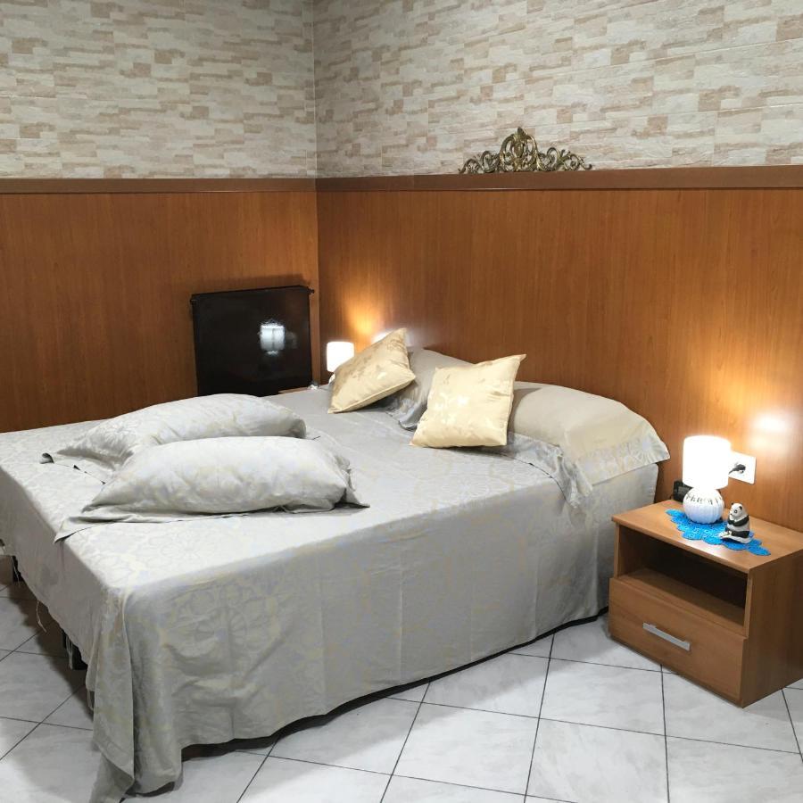 Al Cervo Tra I Laghi Bed & Breakfast Tavernerio Ngoại thất bức ảnh